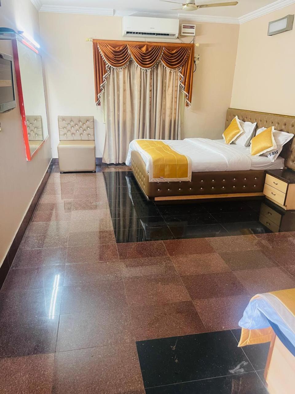 Sai Samrat Hotel Shirdi Exterior foto